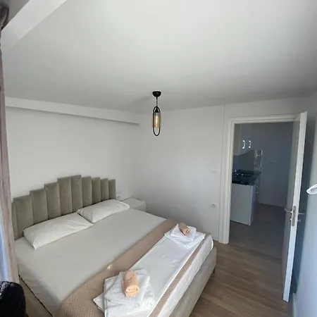 Glow Sarande